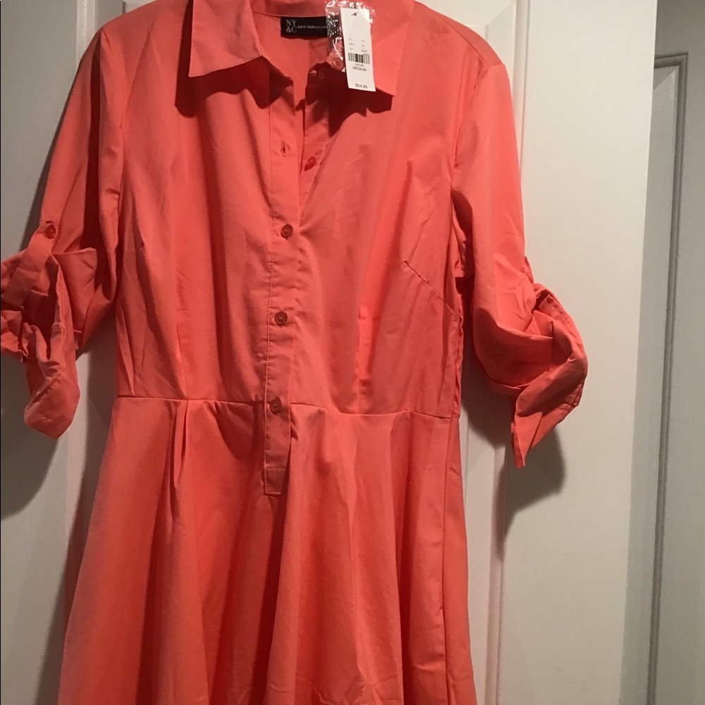 New York and Company Coral high low blouse. Size Medium. NWT